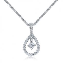 Pear trim with centre solitaire