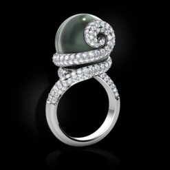 Impressive Diamond Ring with Tahitian SouthSea Pearl